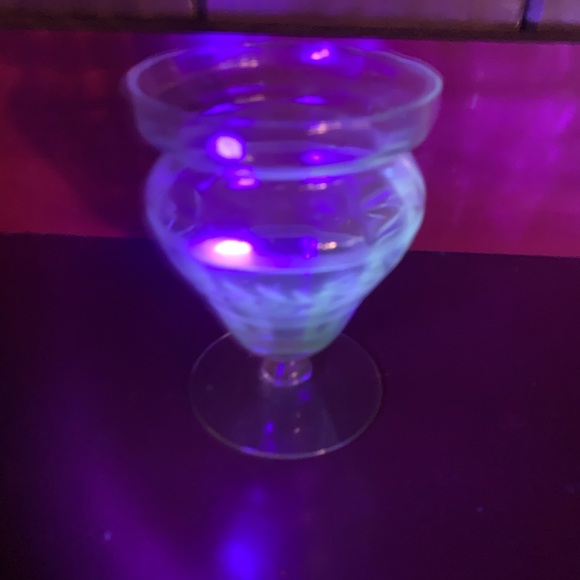 Elegant Etched 4.5” Light Glow Cup - Picture 1 of 9